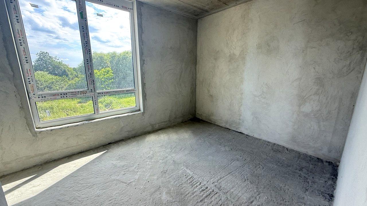1868889122476640
