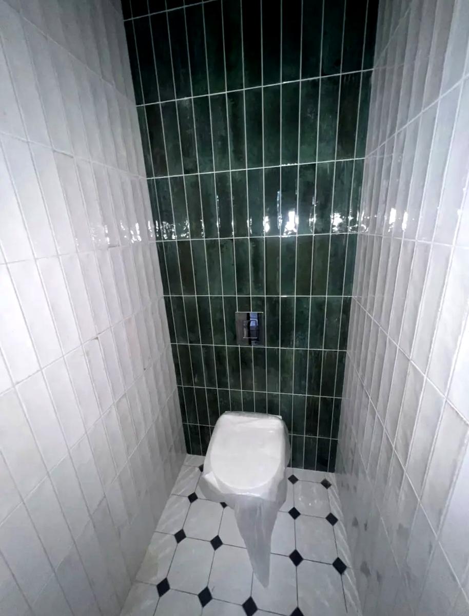 1868893152679811