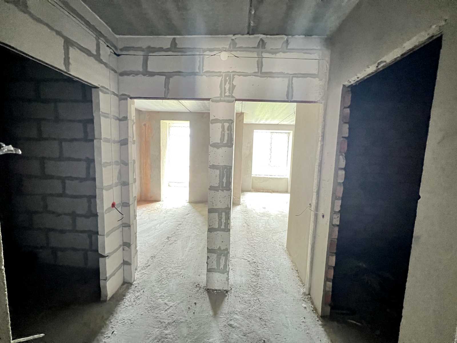 1868897180562891