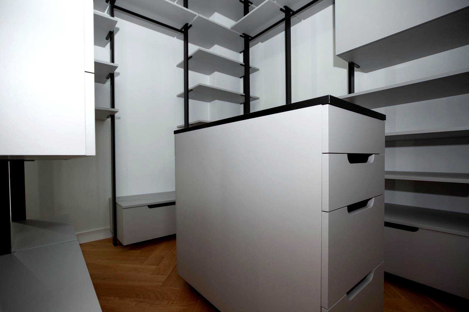 1868909951308761