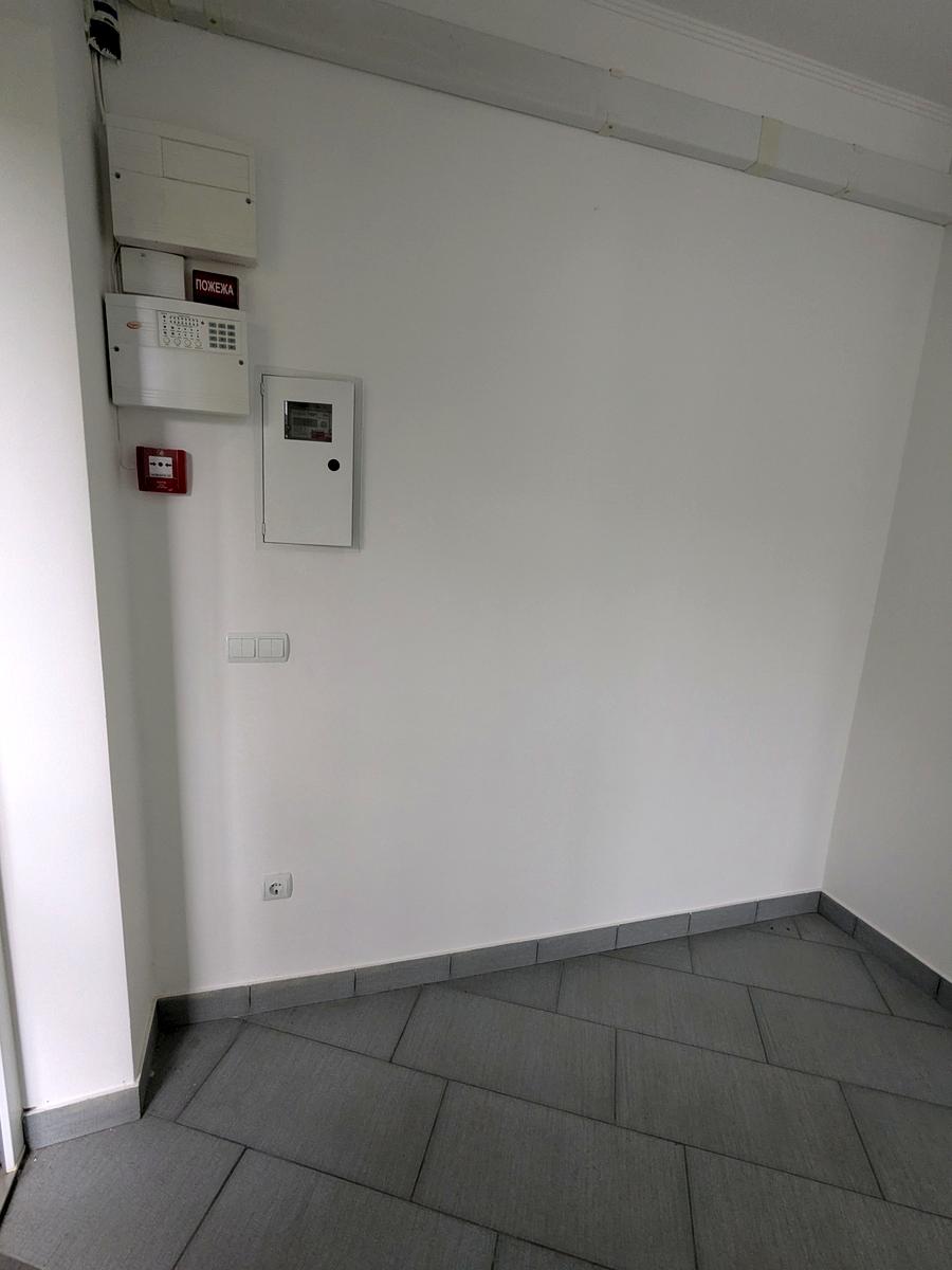 1868910568470576