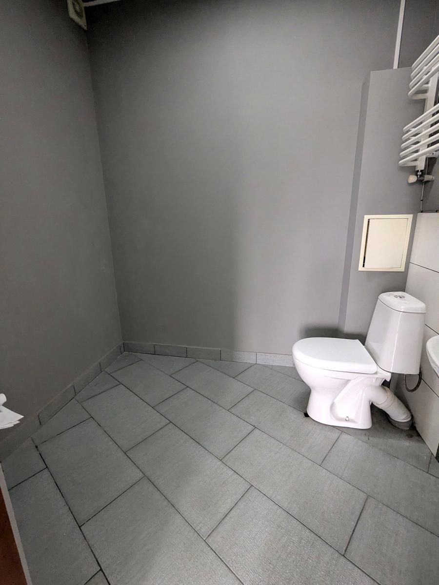 1868910568617136