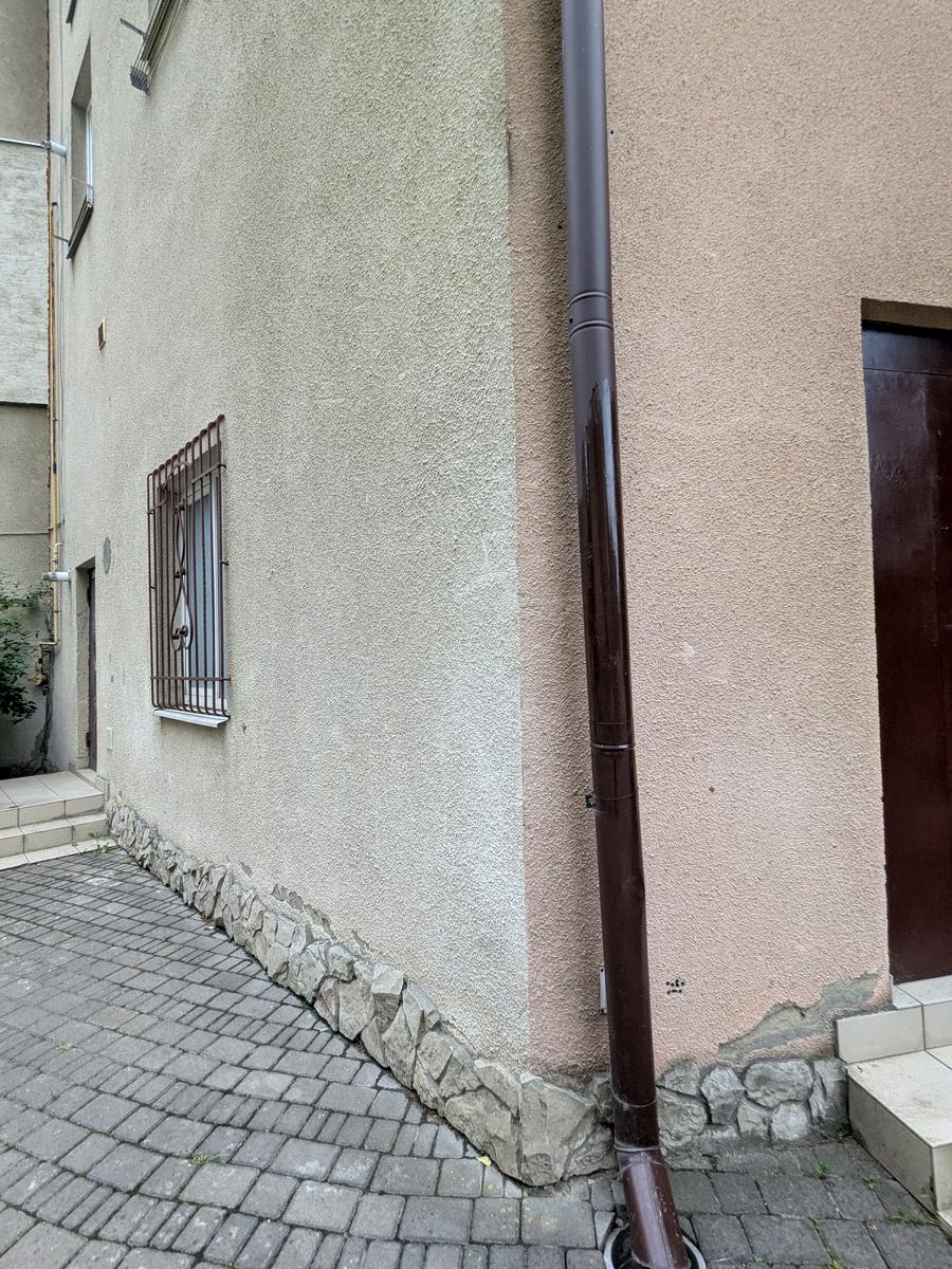 1868910575447803