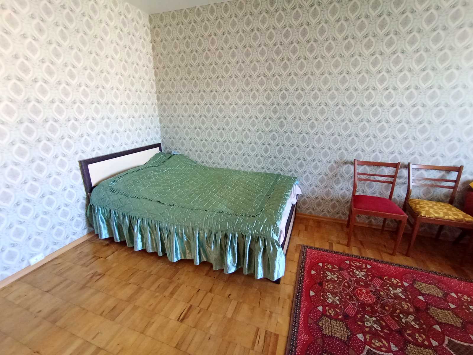 1868913890450618
