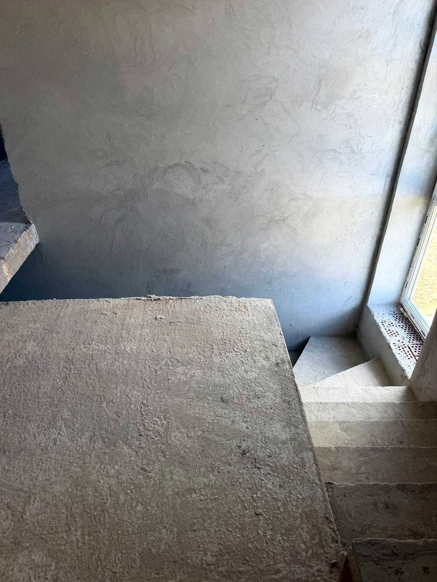 1868952057317313
