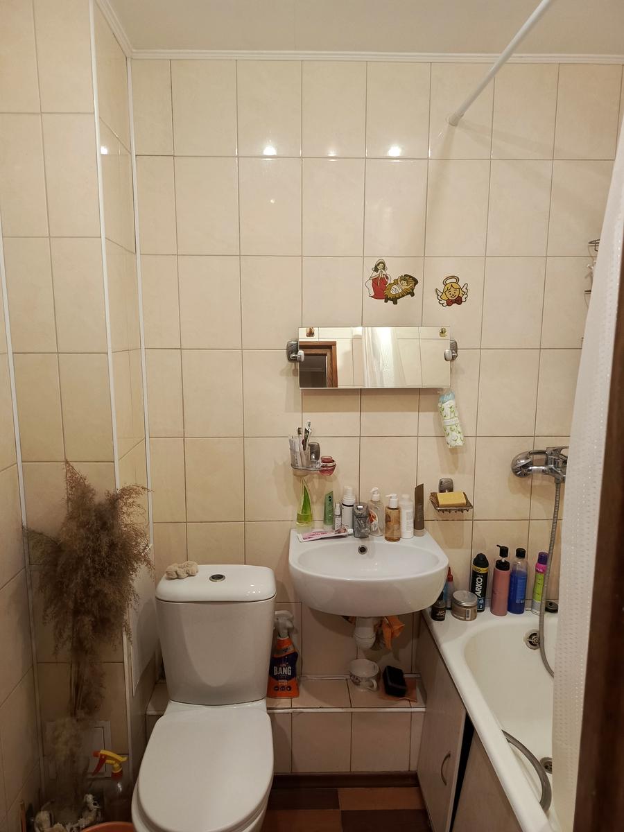 1868953700821011