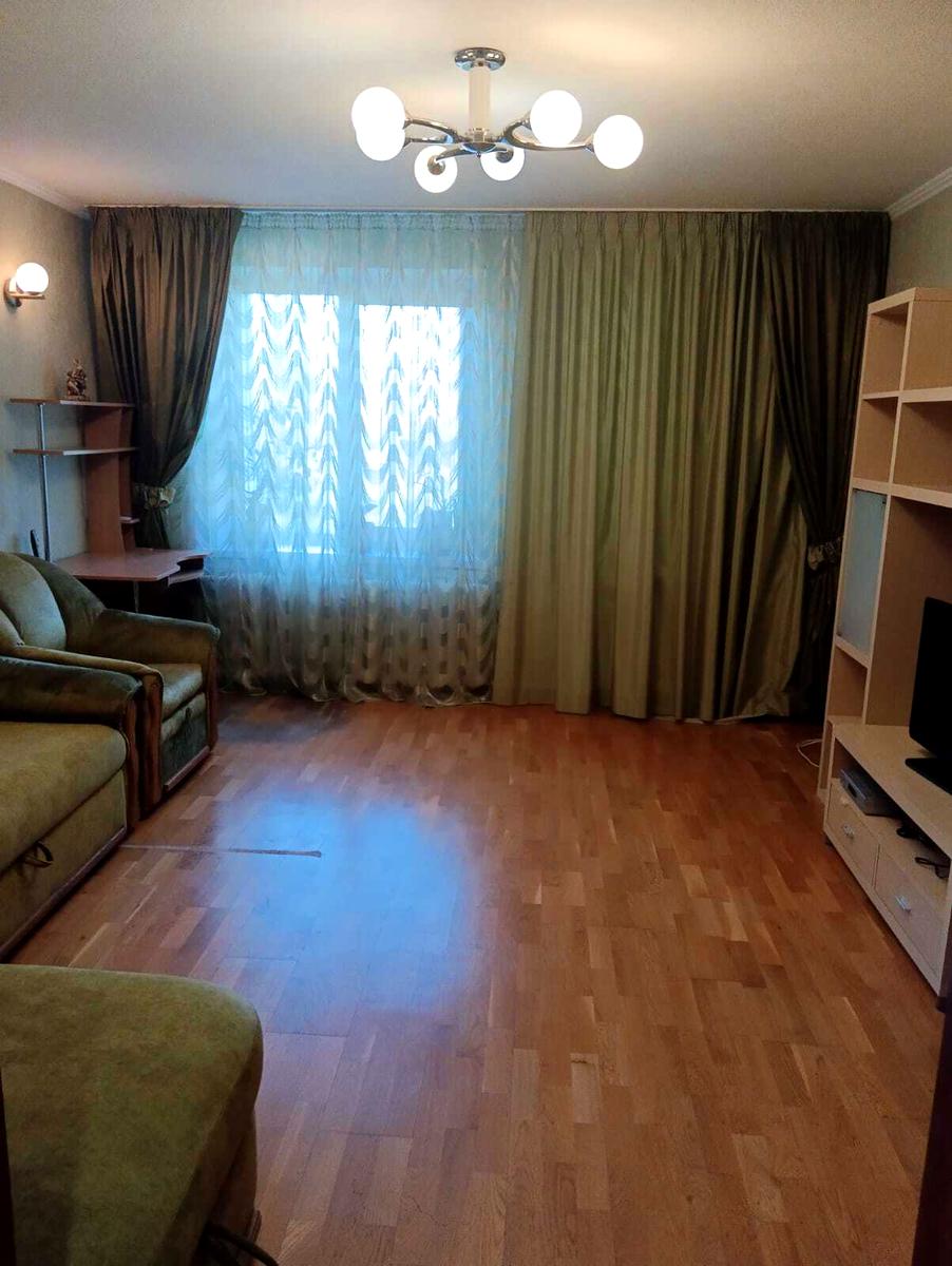 1868954549973896