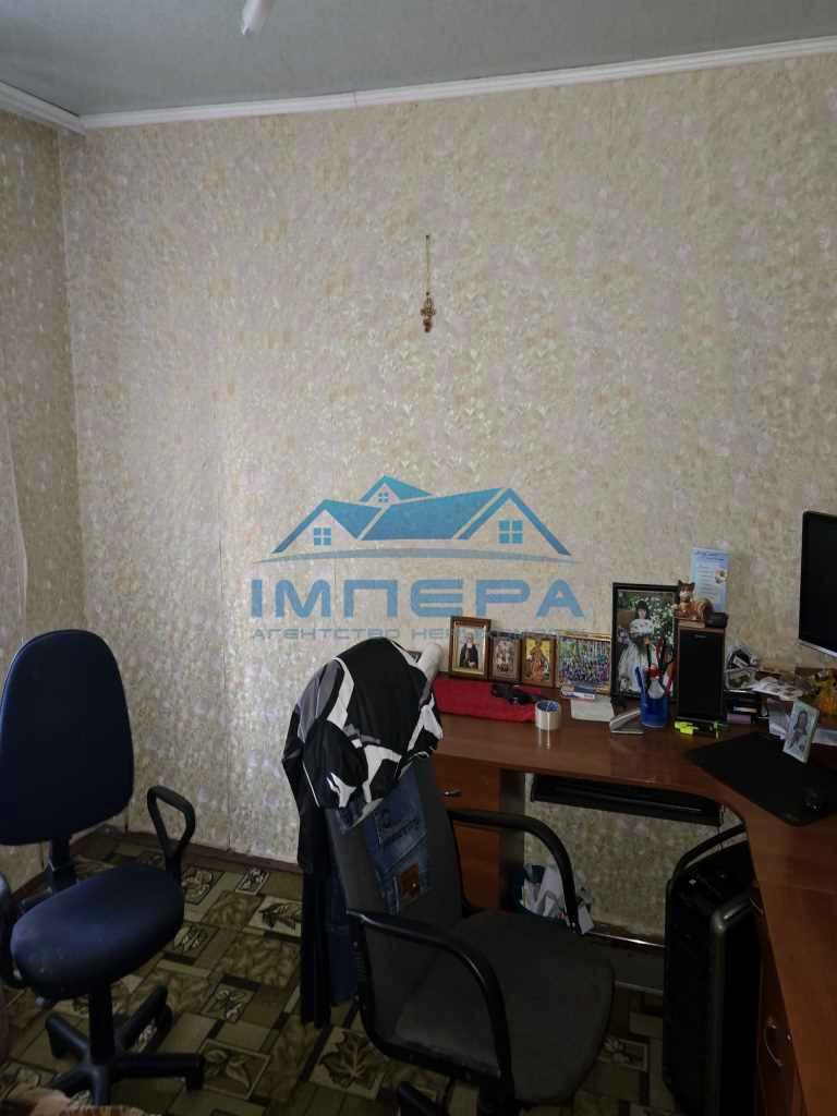 1868956511122657