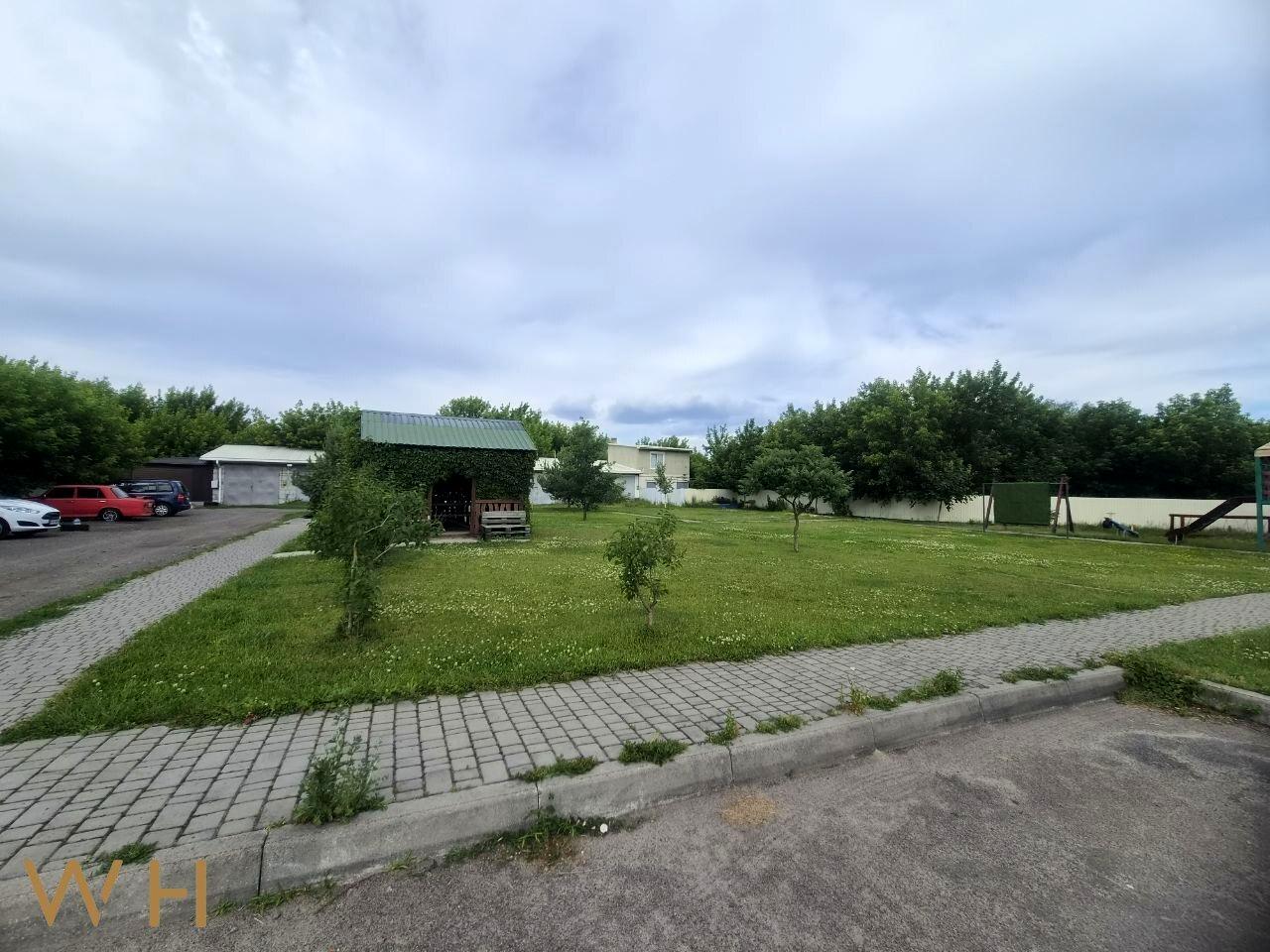 1868959980159832