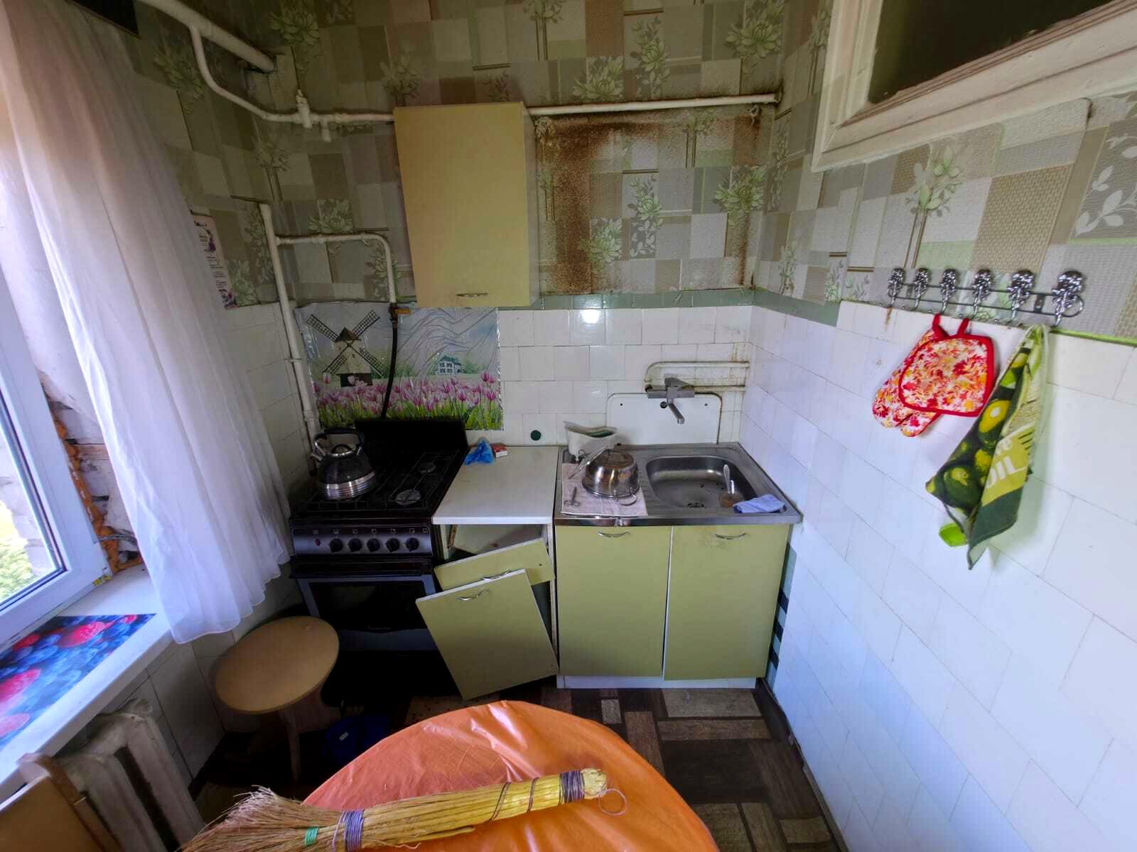 1868962765872882