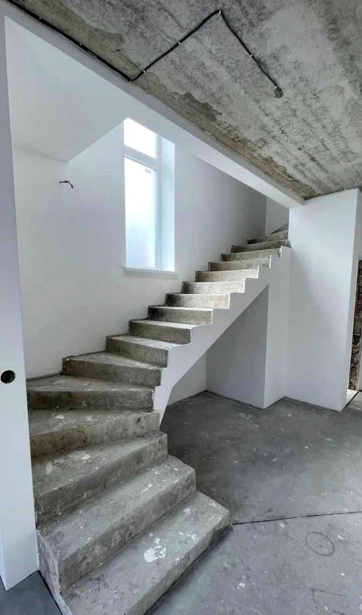 1868964077508752