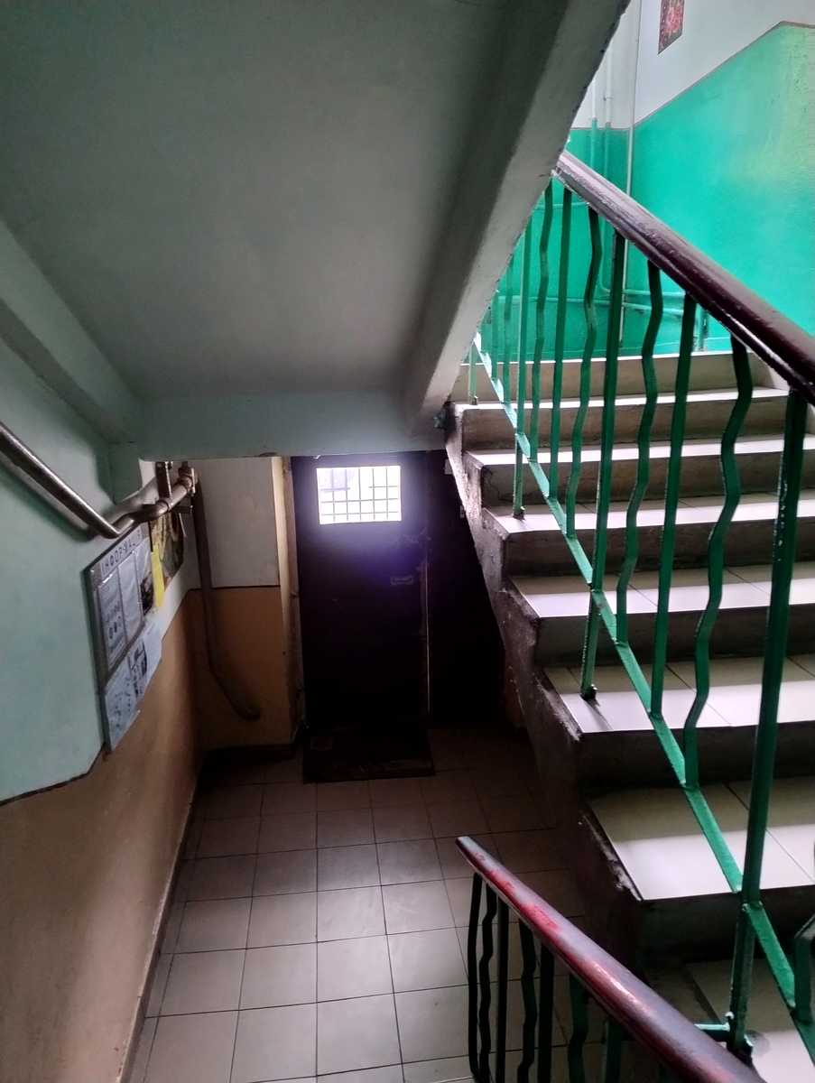 1868965109750932
