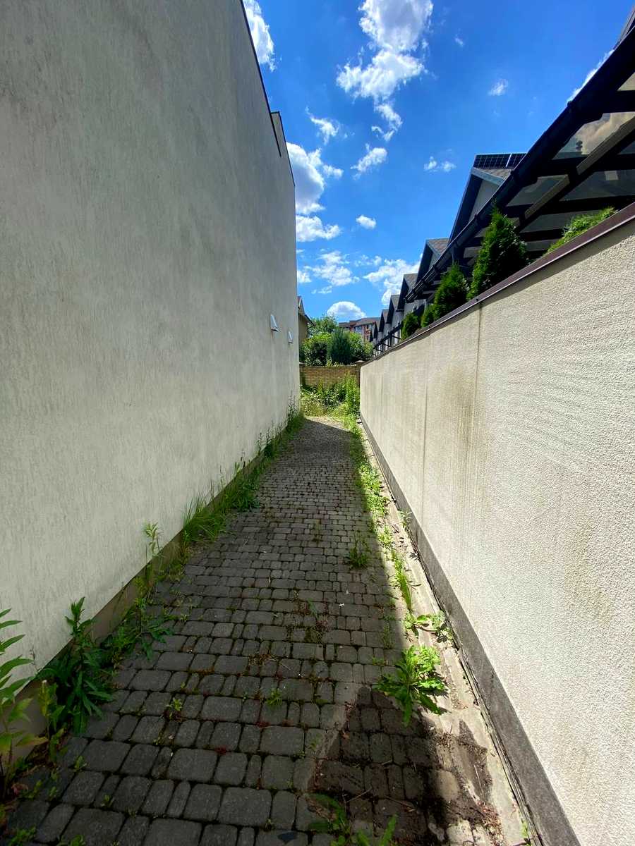 1868965575991143