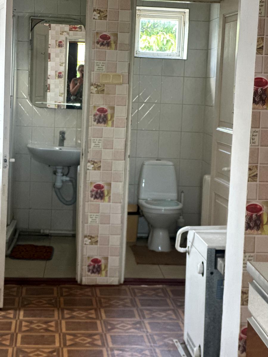 1868967868380430