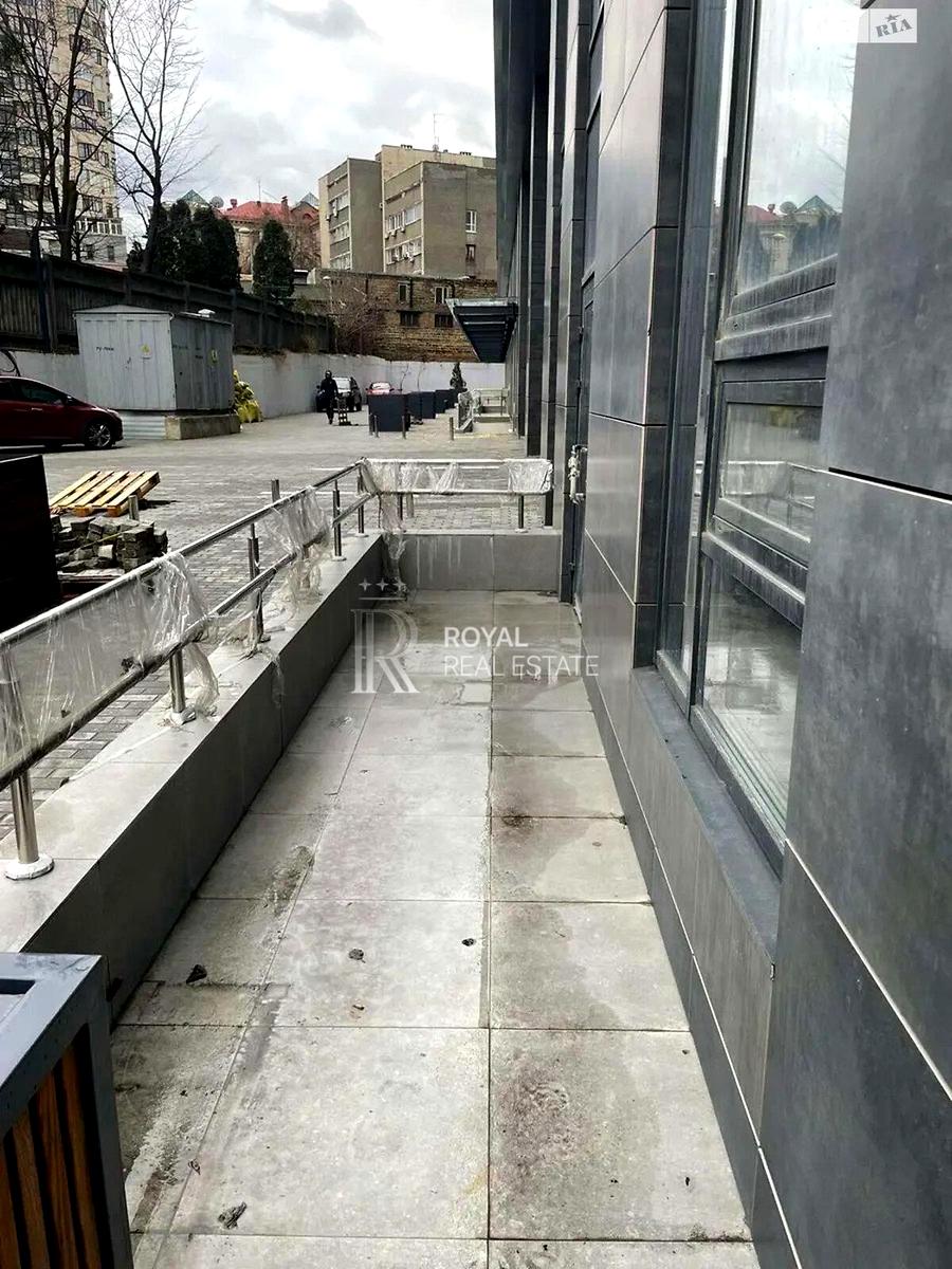1868968982814894