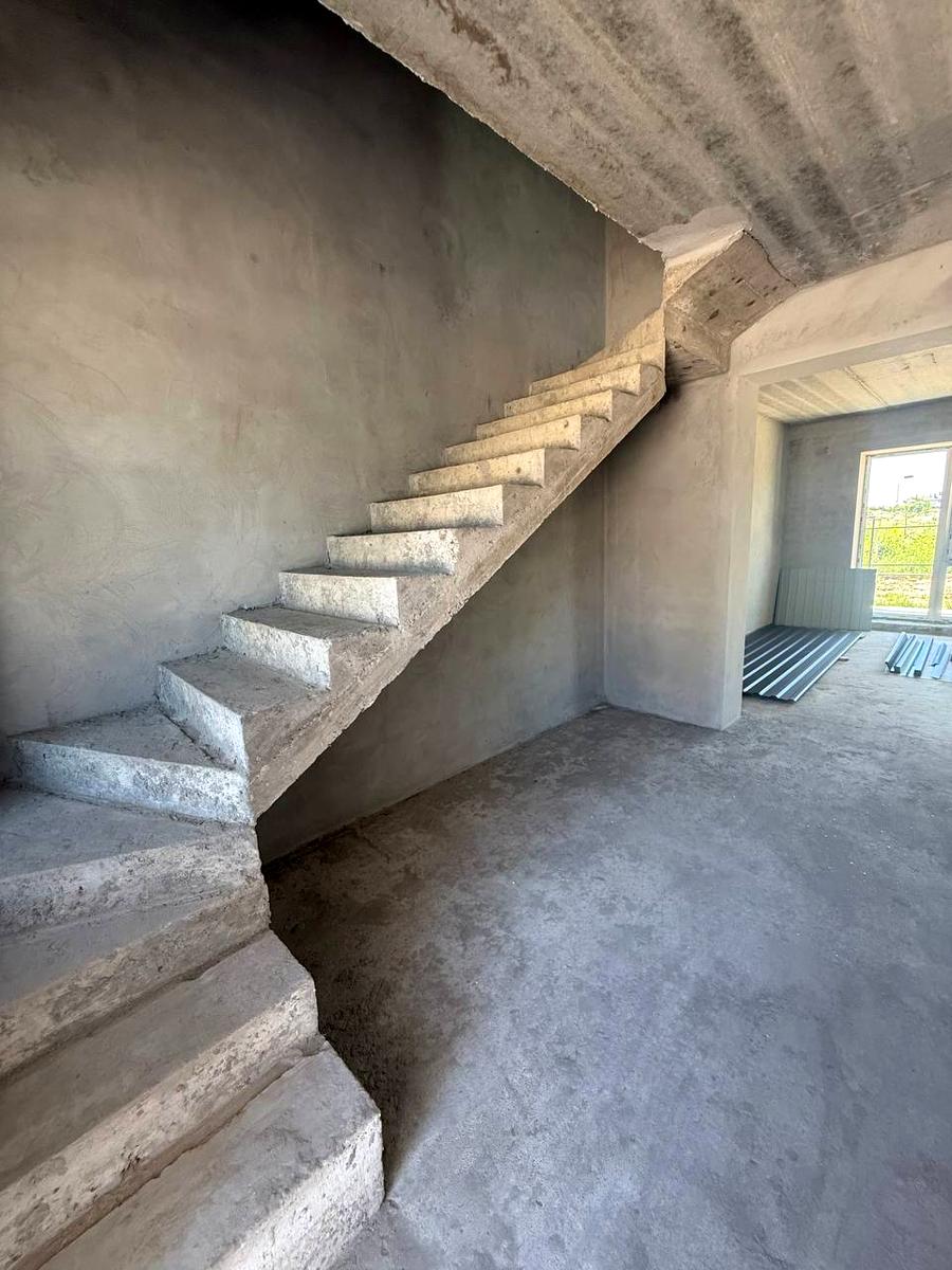 1868970743778483