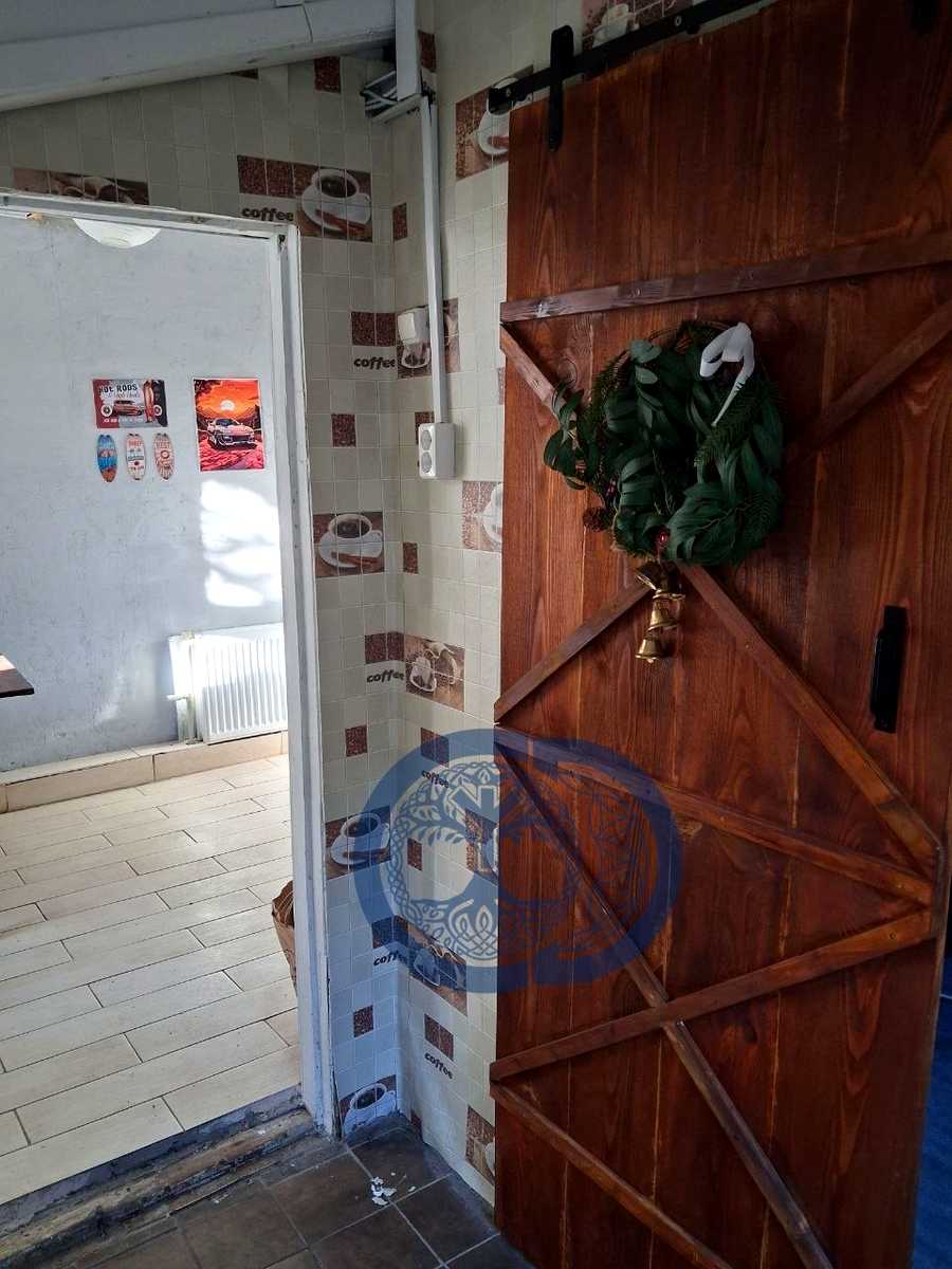 1868972425938667
