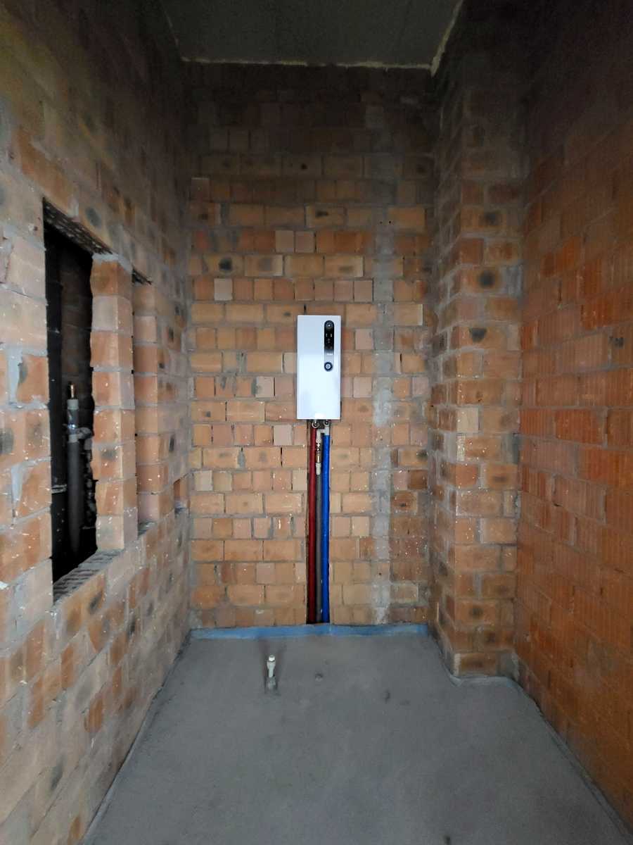 1868974211206999