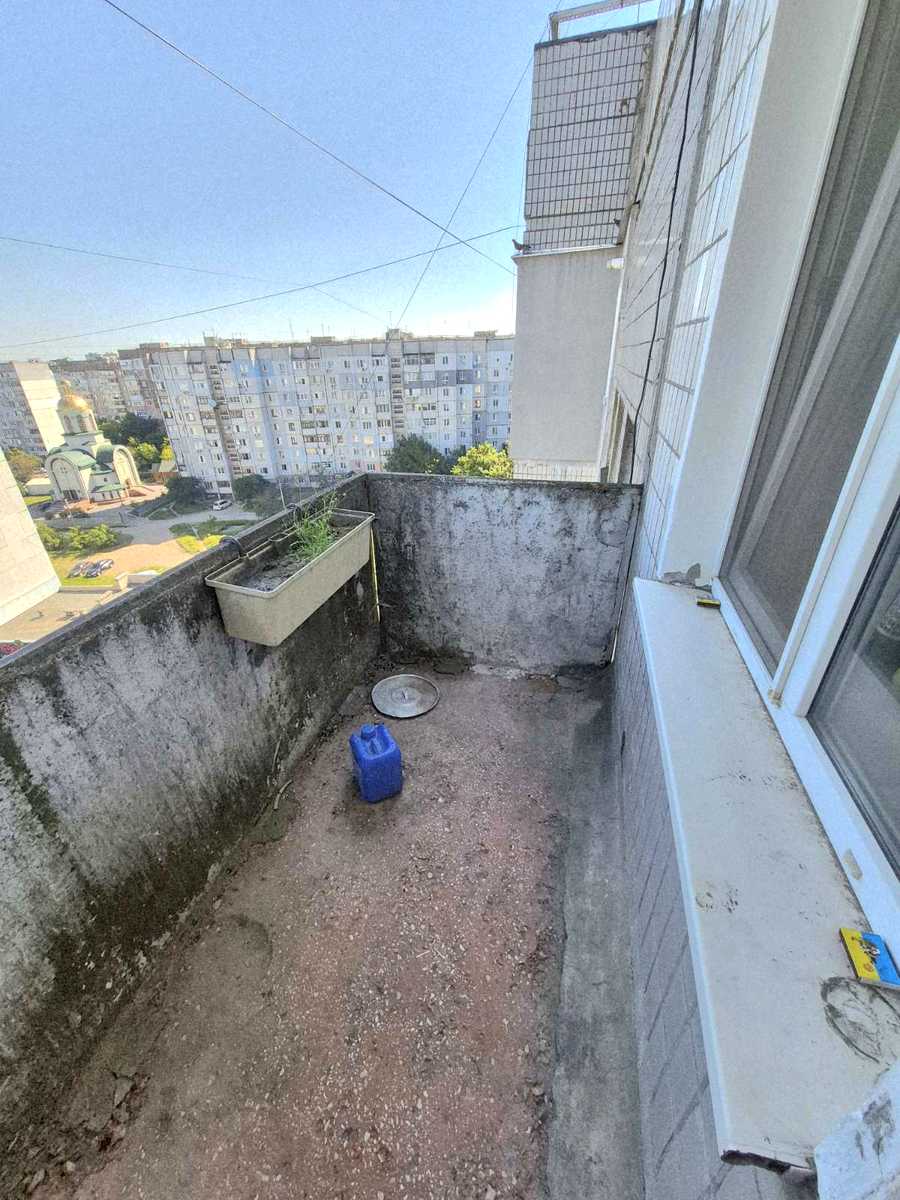 1868975555594329