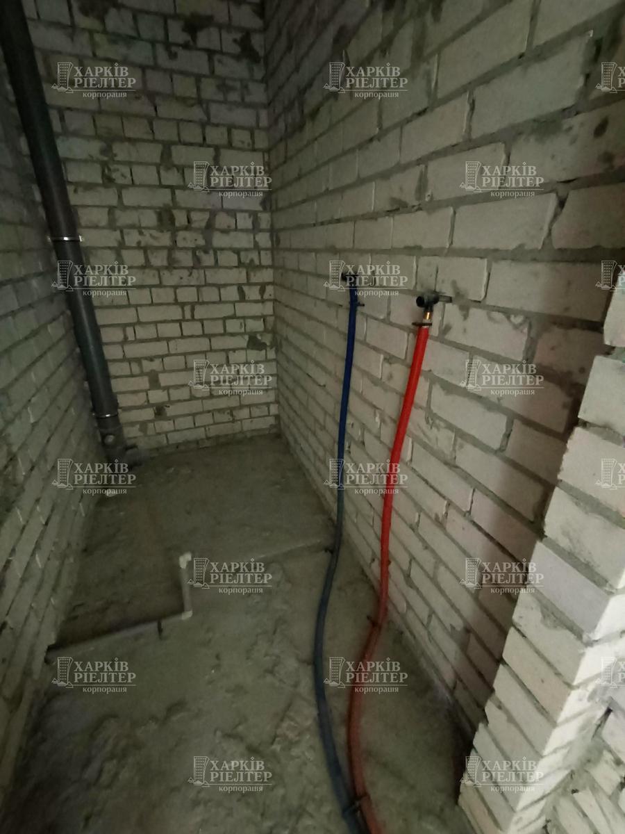 1868978090132156