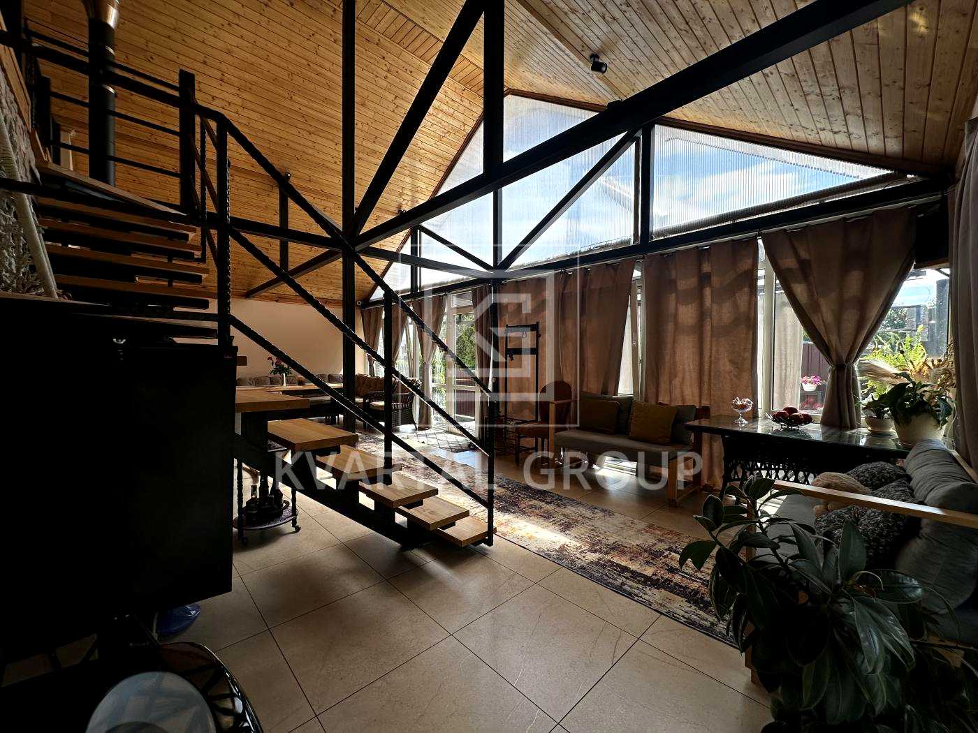 1868979516100894