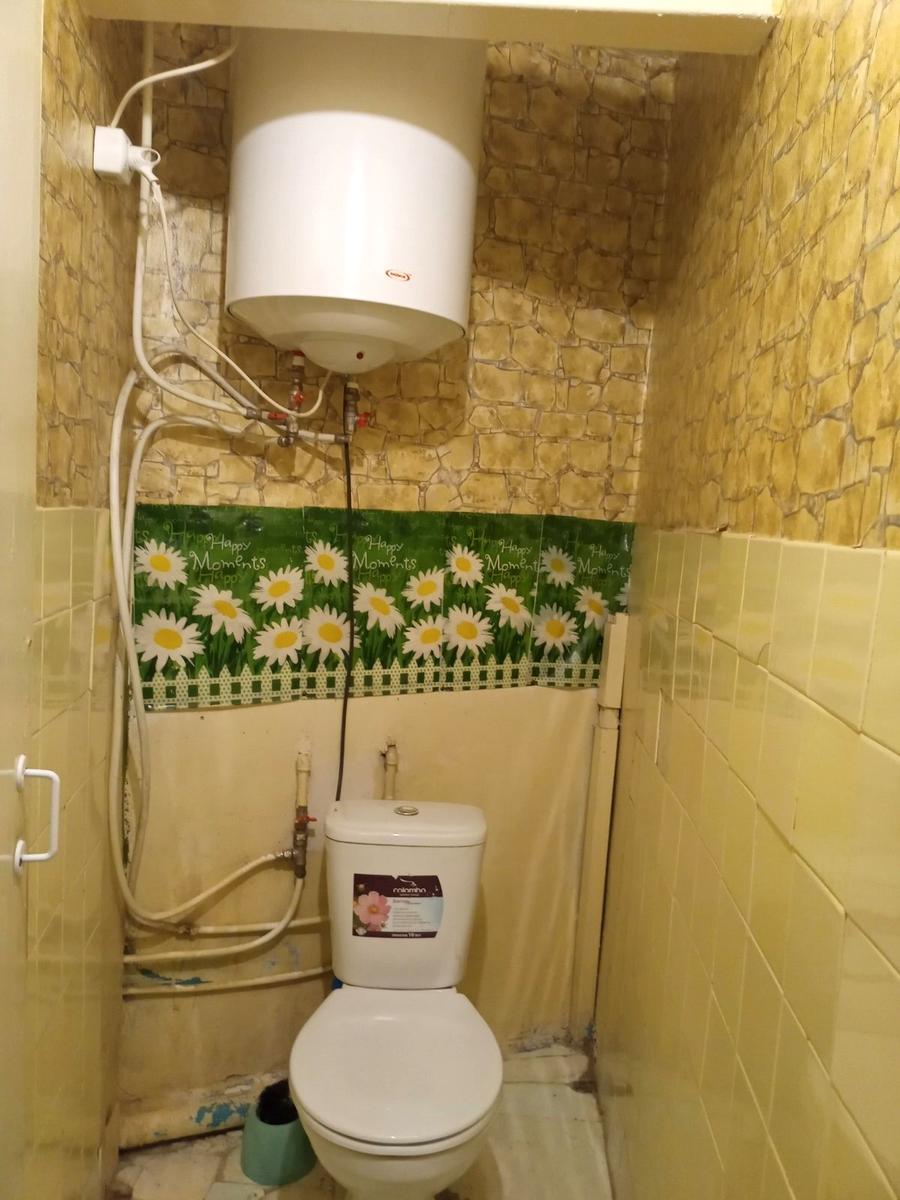 1868982960683856