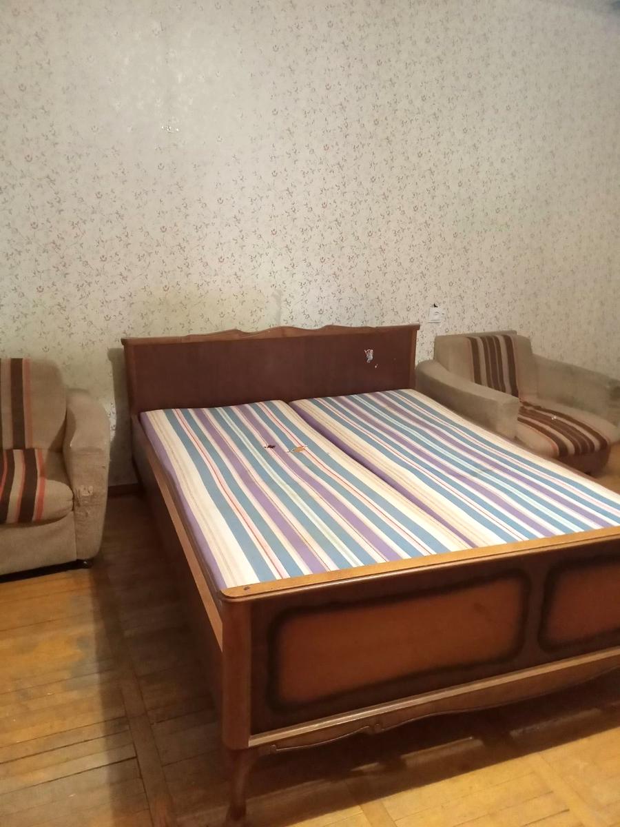 1868982960684415