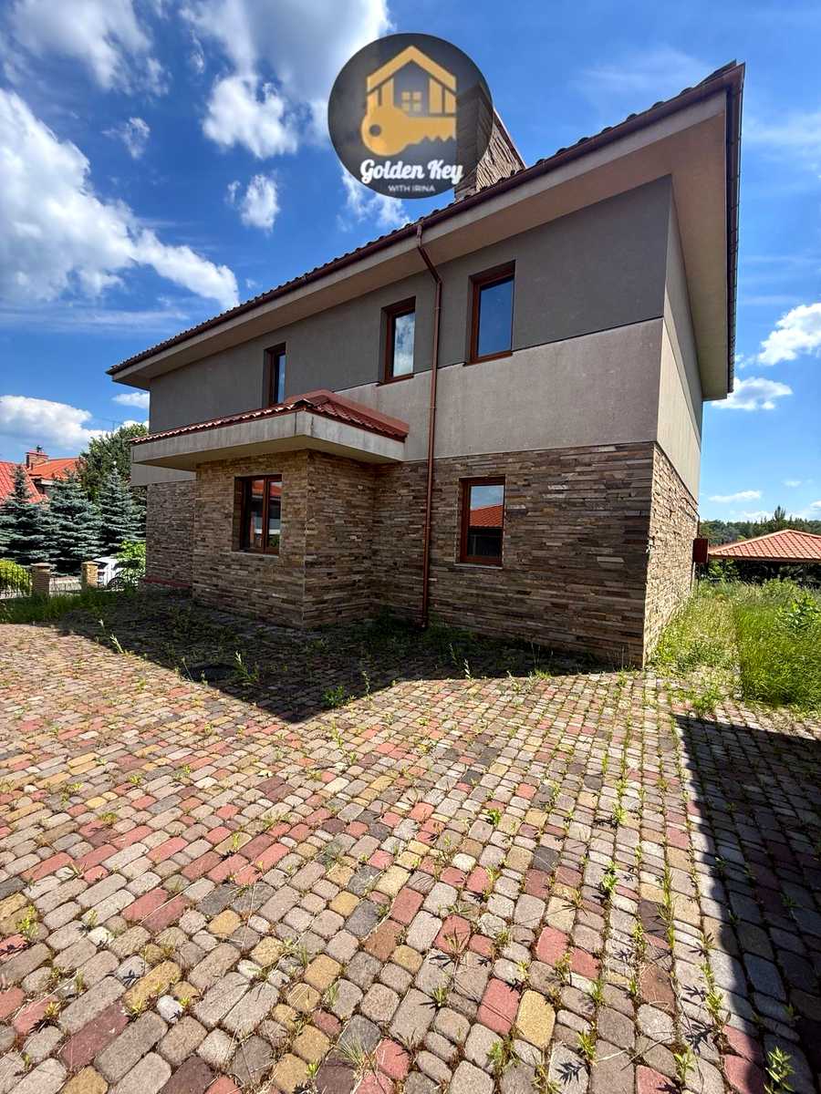 1868985649216631