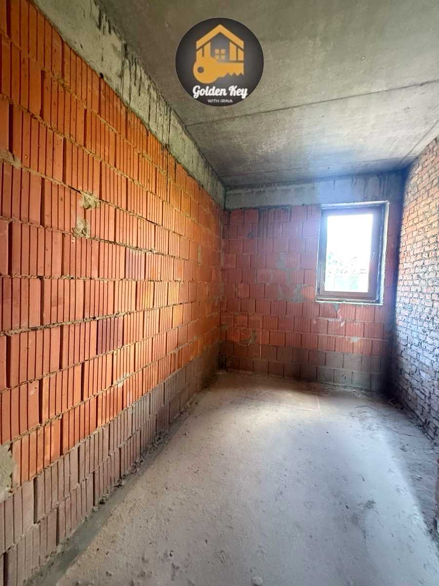 1868985661047971