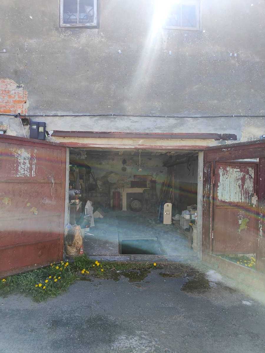 1868988437101474