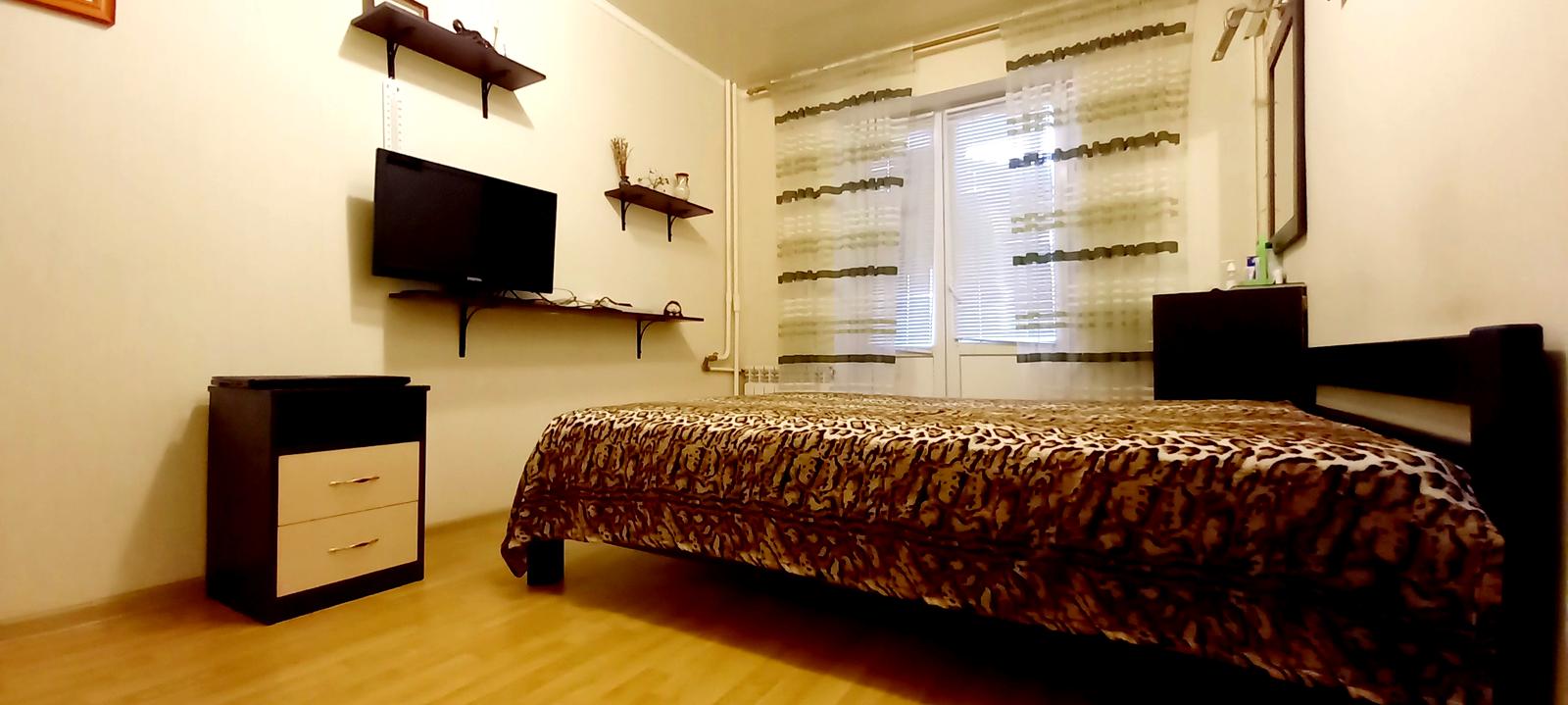 1868996554582179