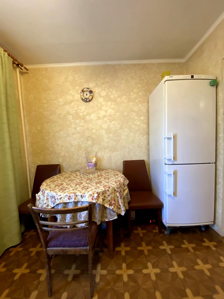 1869003166630698