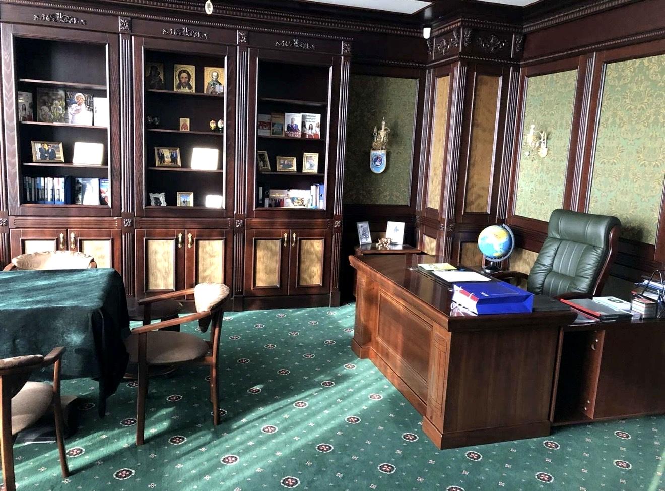 1869005956514203
