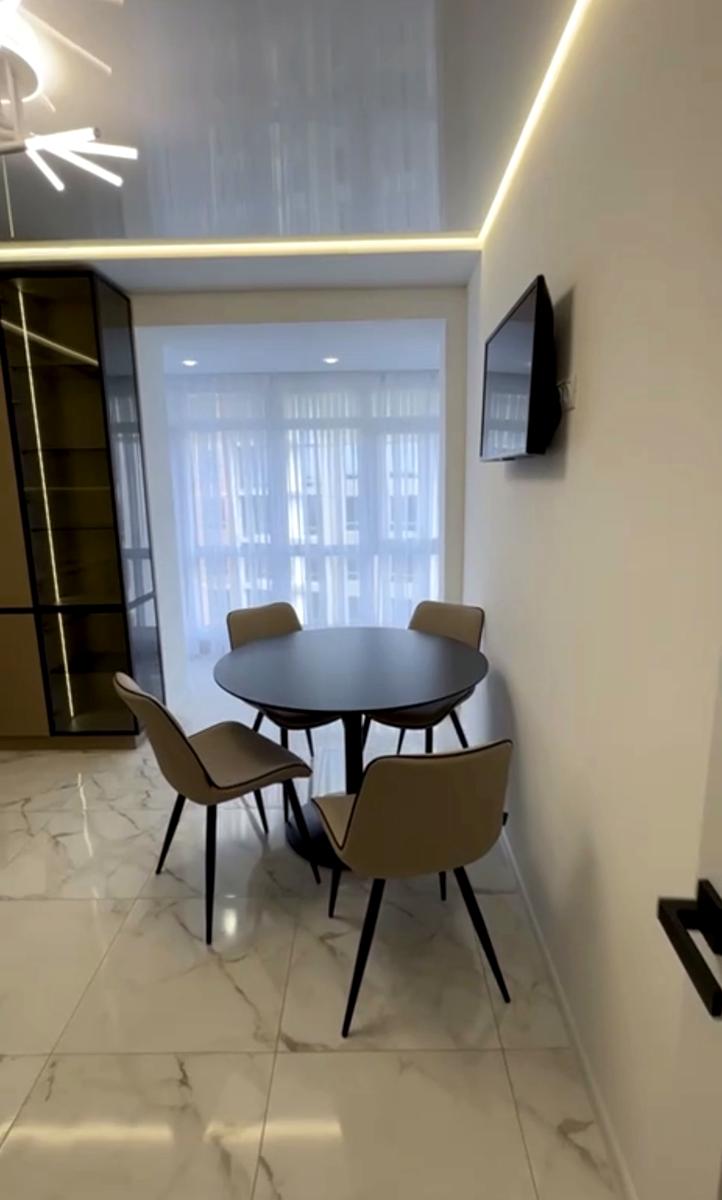 1869036868634378