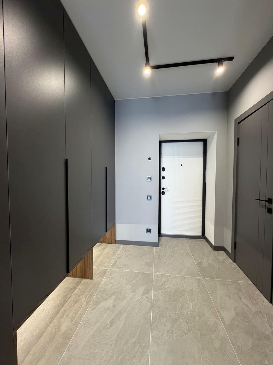 1869039184552608