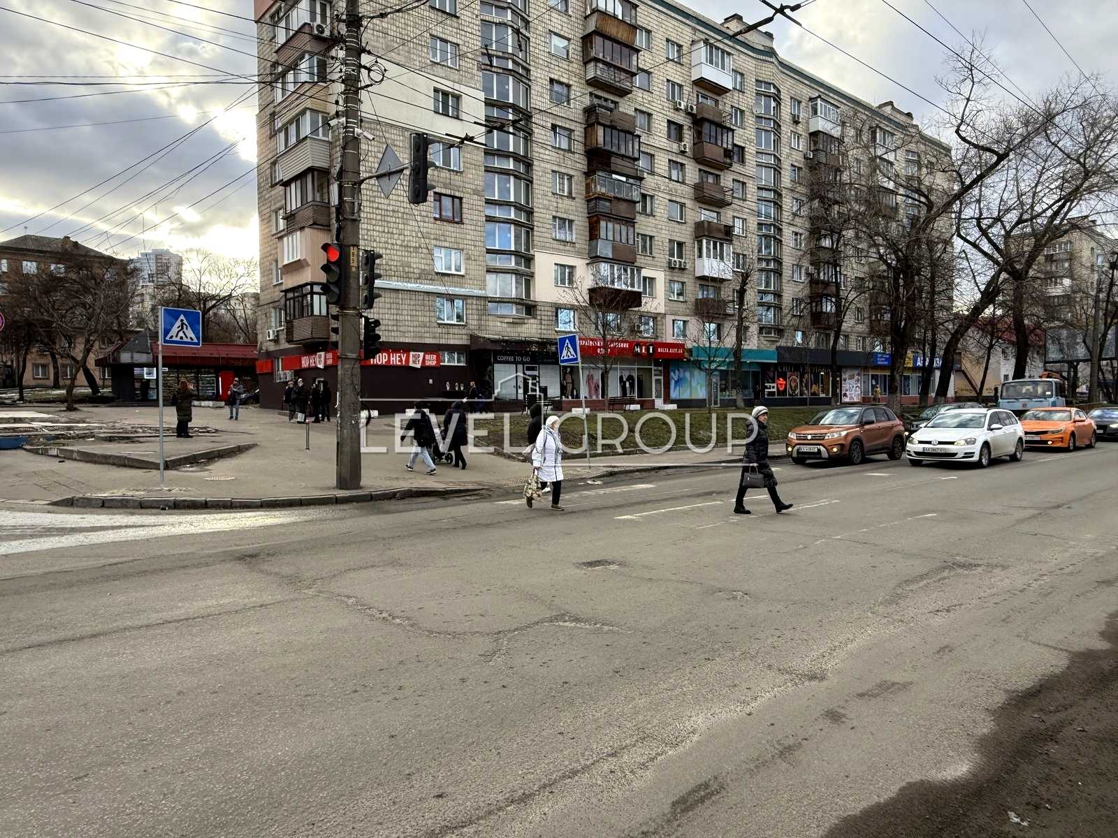 1869040880511344