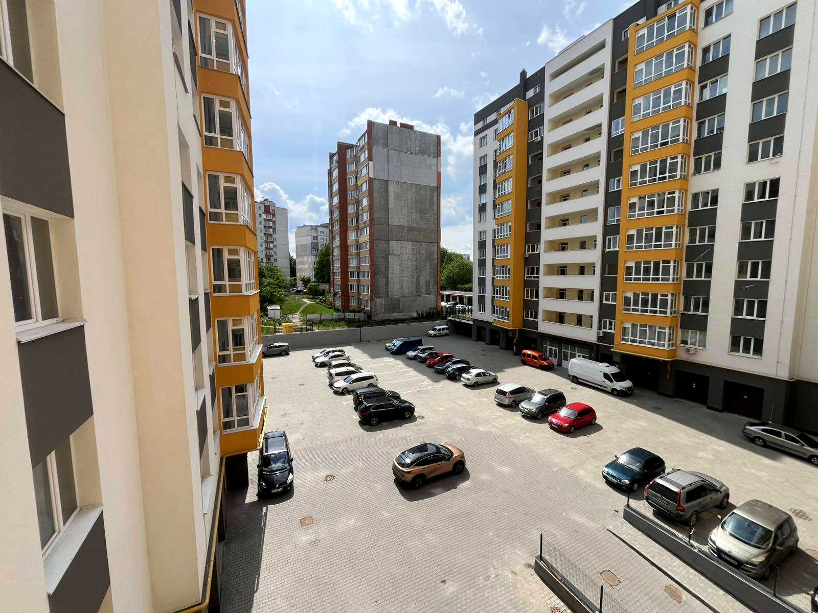 1869044978717203
