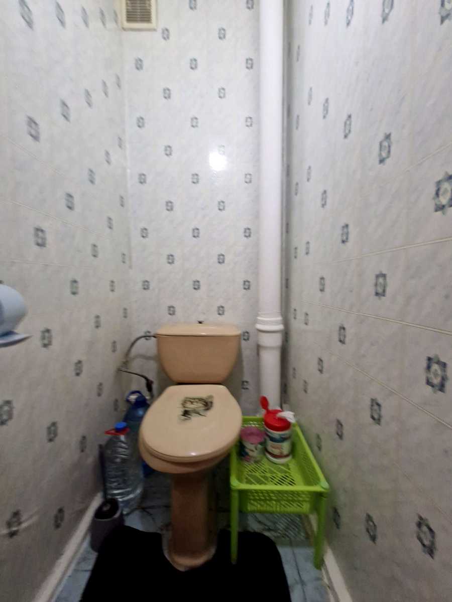 1869044981351319