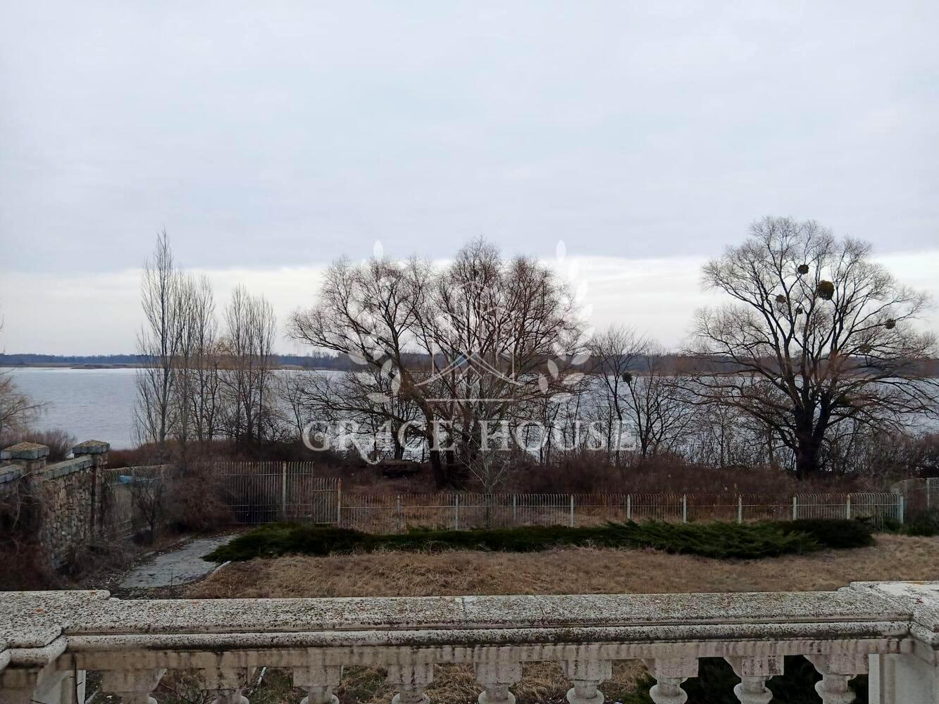 1869045847094214