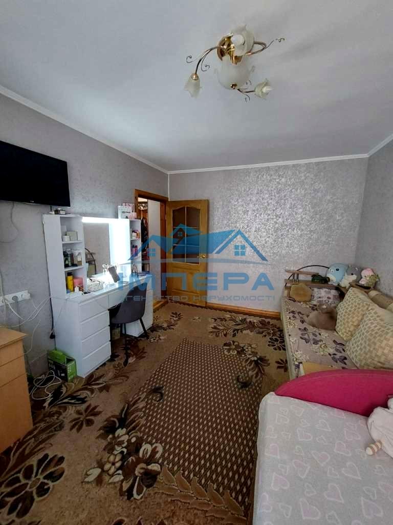 1869046455315640