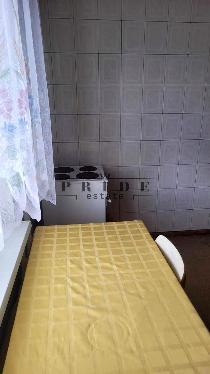 1869050486384016