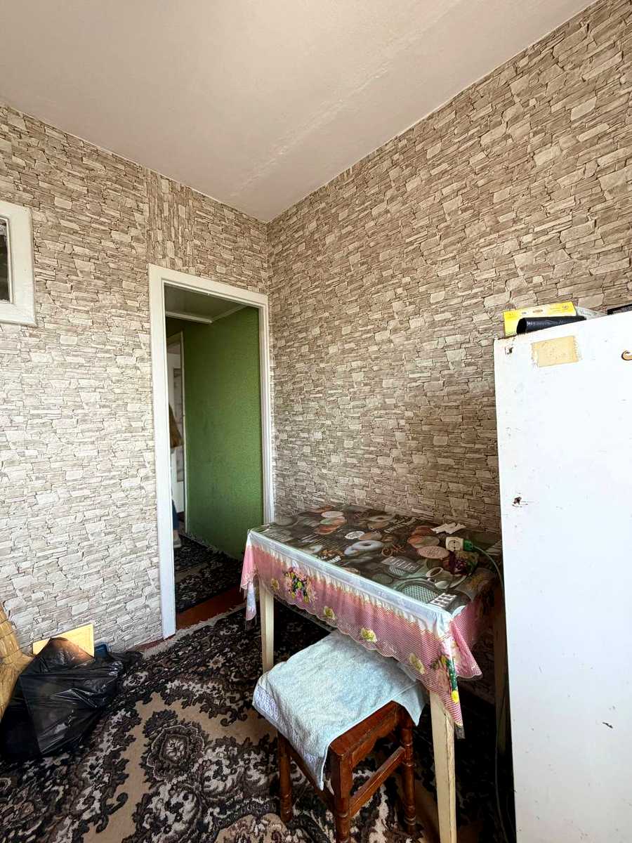 1869051246152917