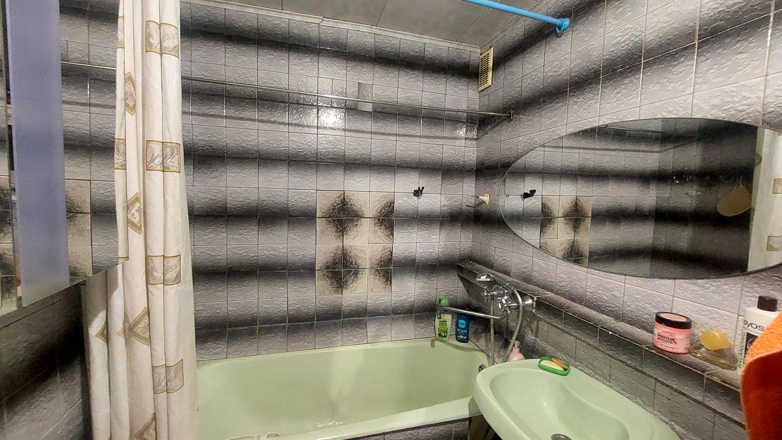 1869054319494770
