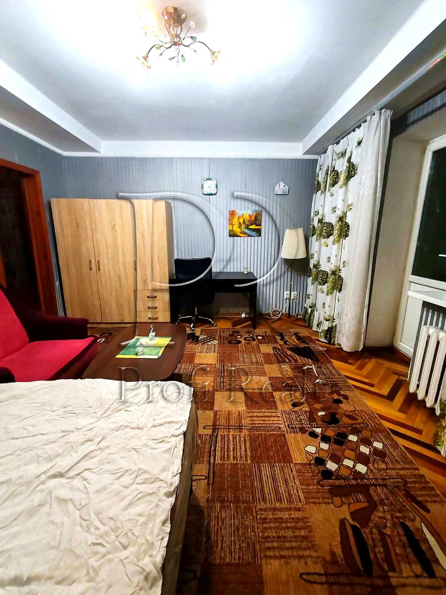 1869054426275235