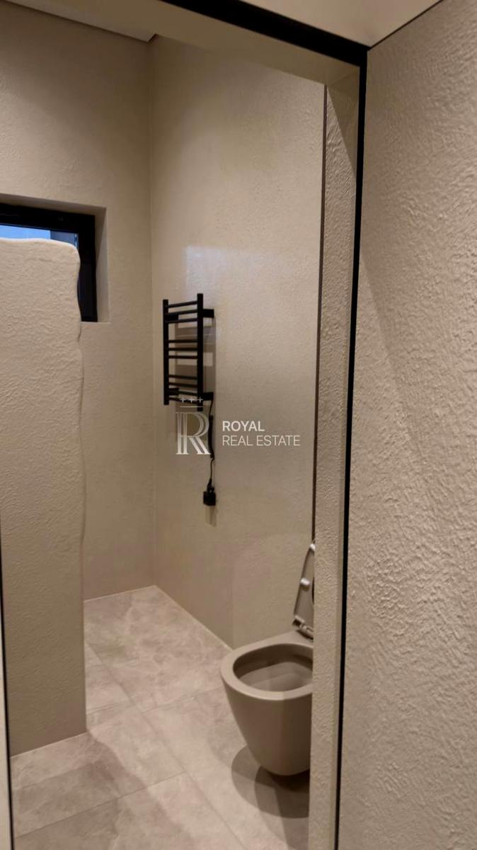 1869055102208316