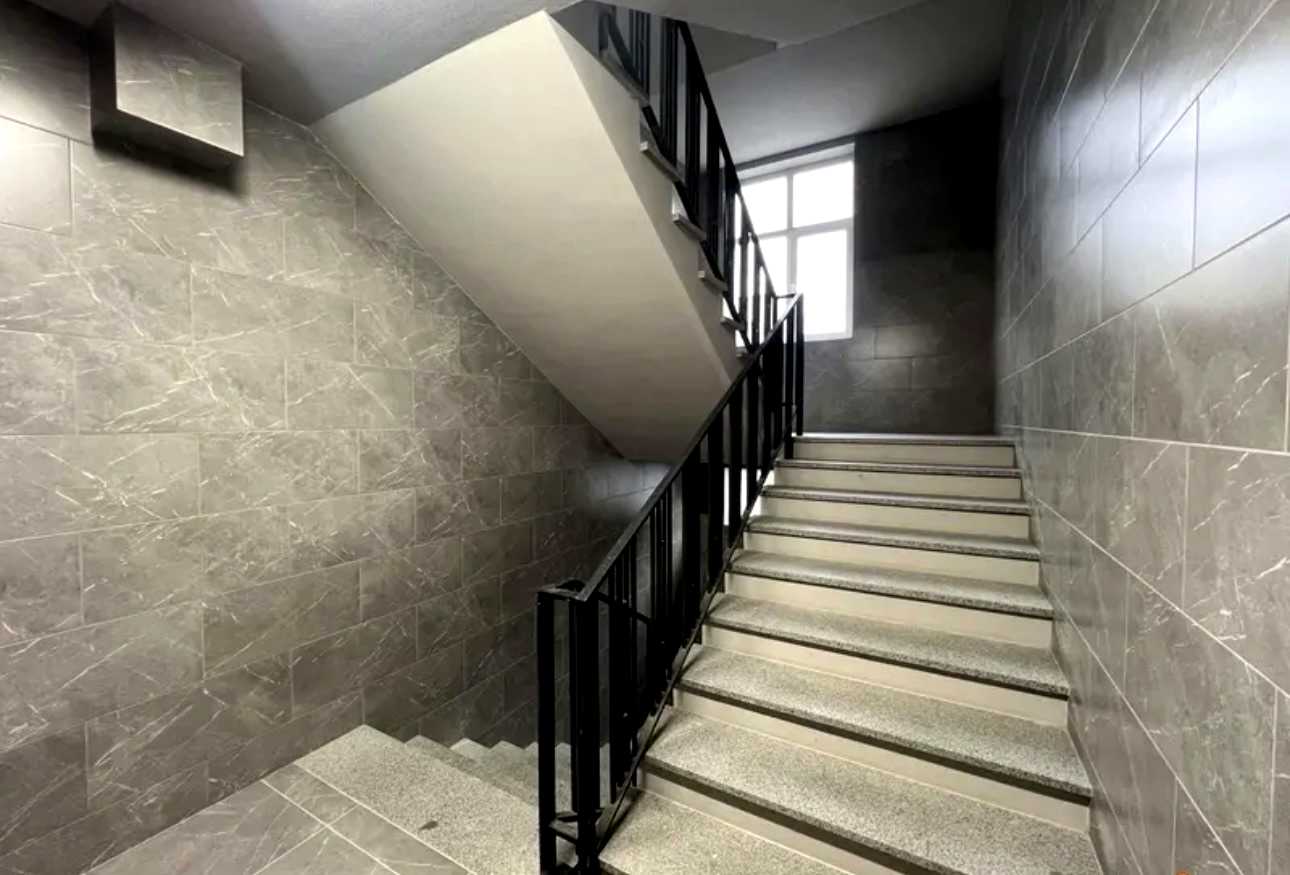 1869057583932194