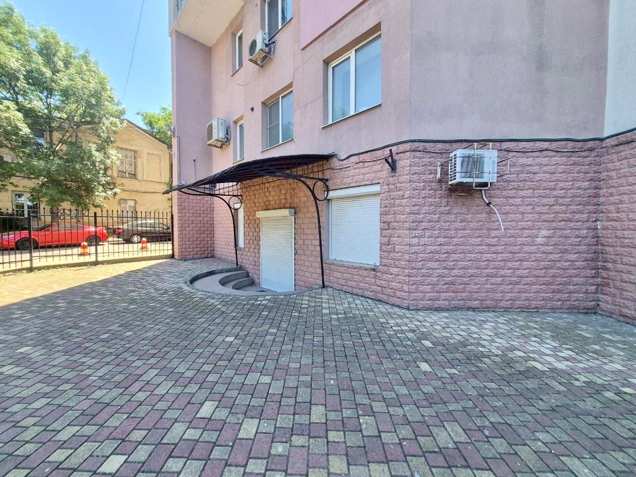 1869057671240100