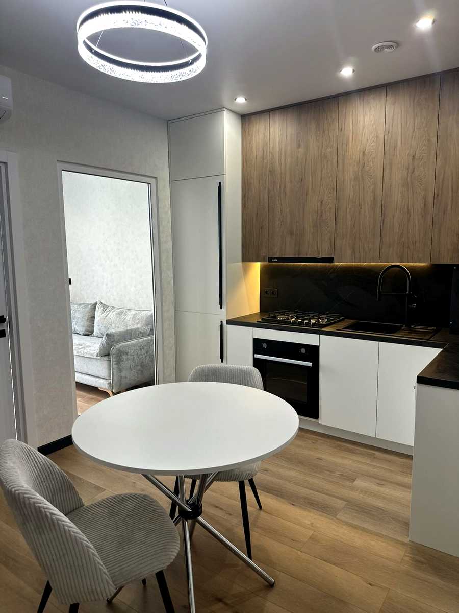1869057737869688