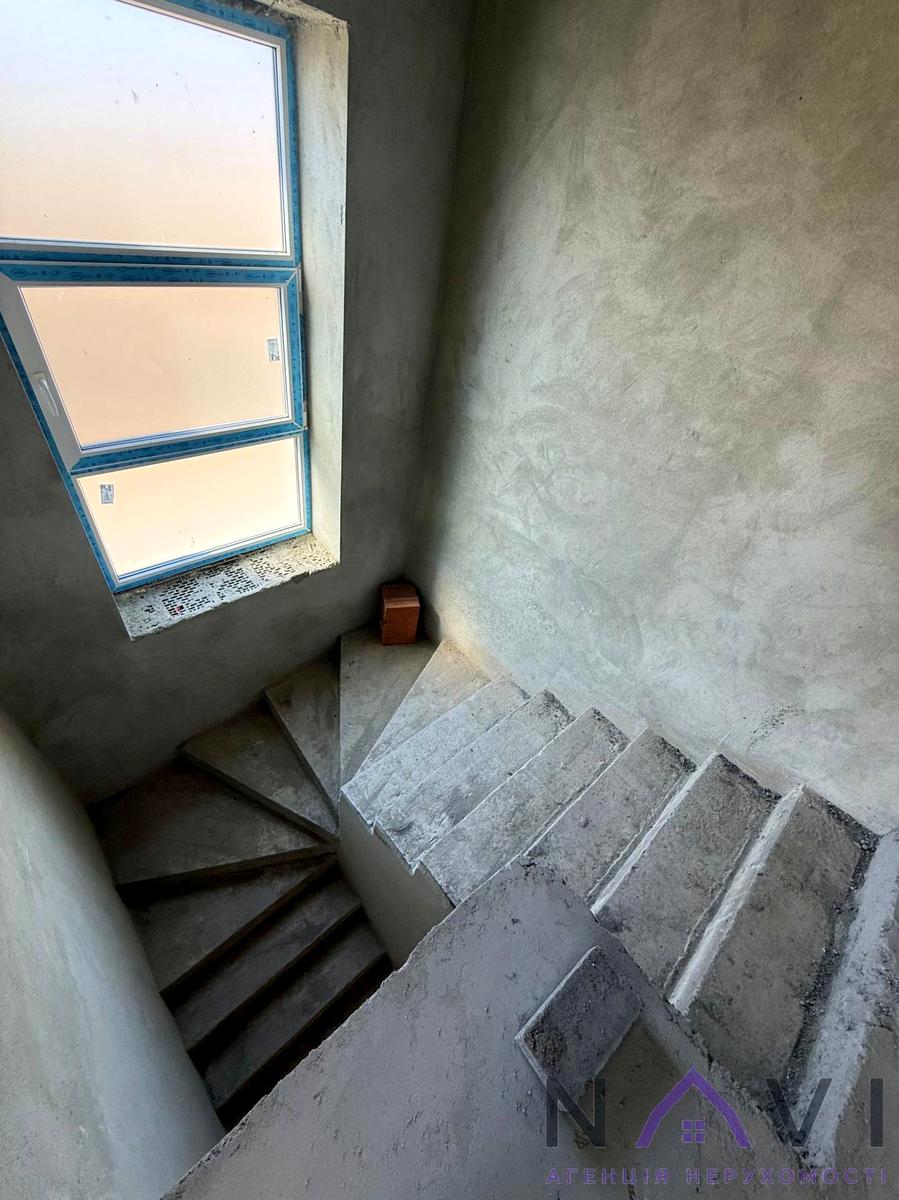 1869062377487937