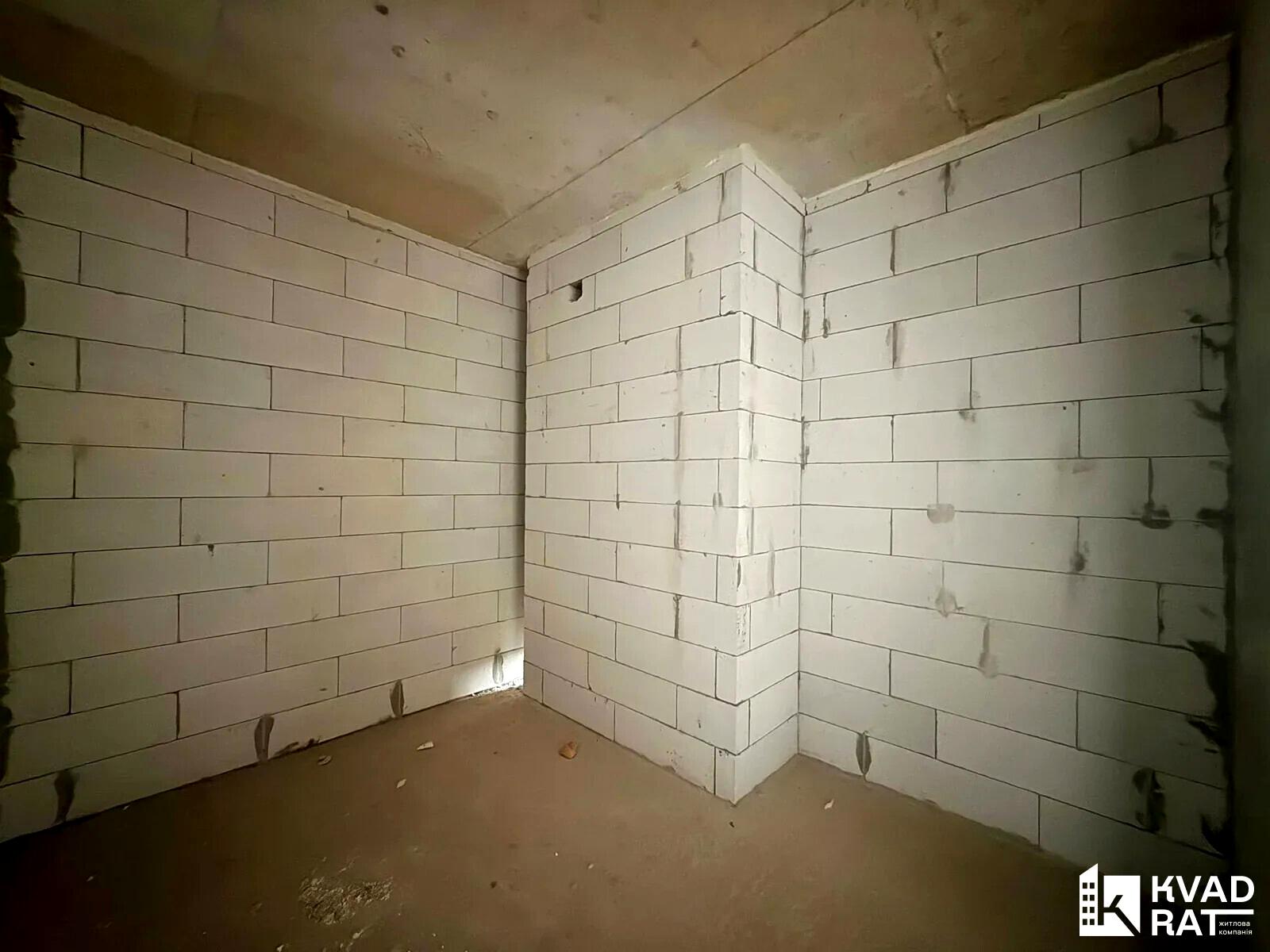 1869067274199678